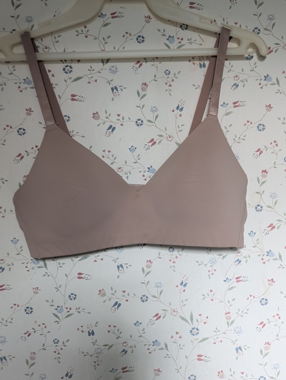 Third Love Bra Seamless Light Taupe Wireless M Goldtone adjustable straps hooks